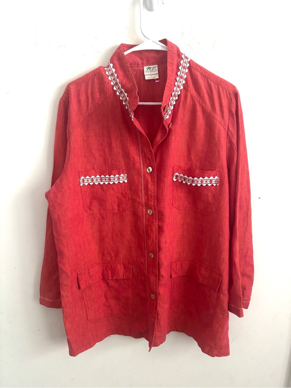 Norm Thompson Women’s Button Up Shirt Large Linen Embroidered Feminine Preppy